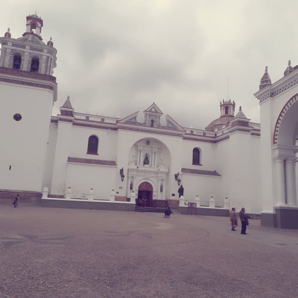 basílica de copacaba-Bolivia