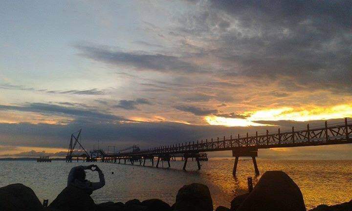 HERMOSO ATARDECER EN PUERTO DE CHAGUAYA